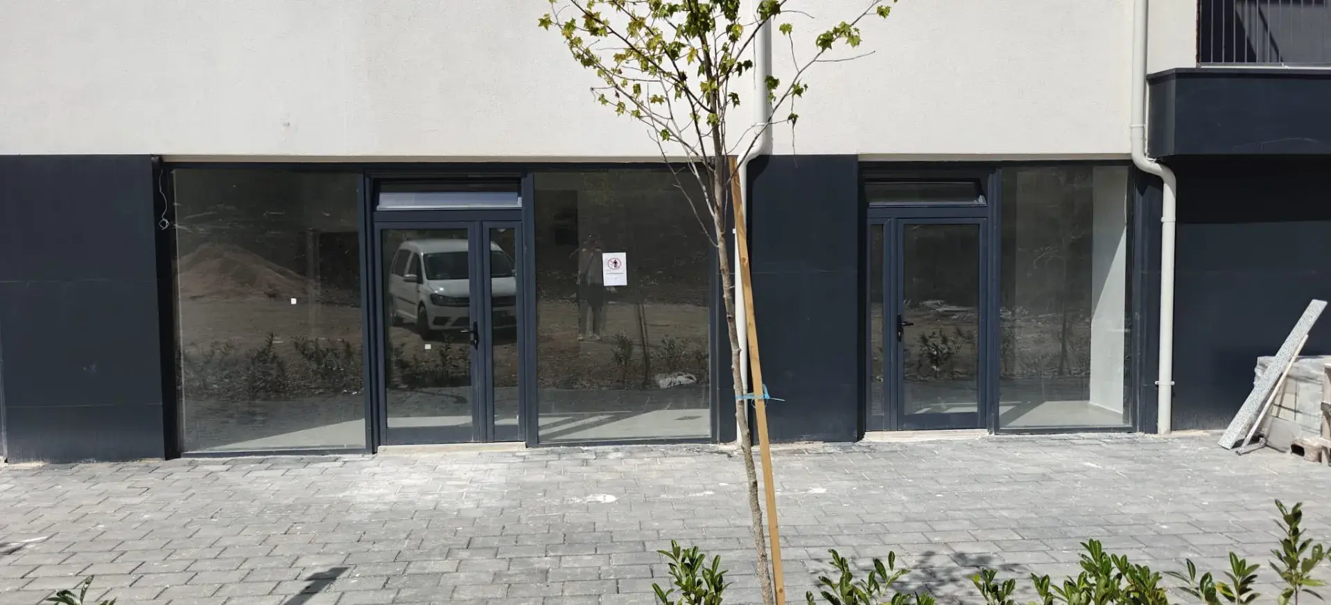 Lokal & Zyrë • 80m2
